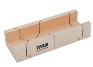 Pinie Bench Mitre Hooks & Boxes