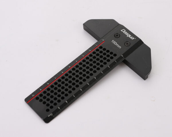Dasqua Black-Red Plus T-Shaped Ruler With Marked Holes 100 MM - Image 4