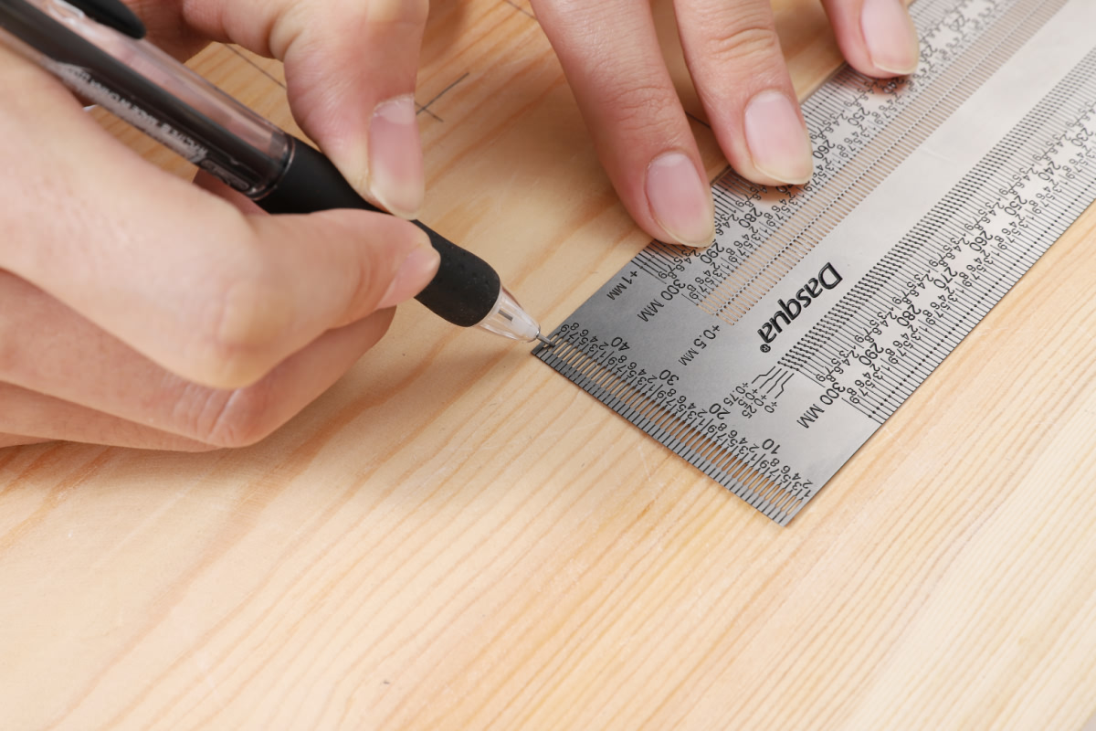 Dasqua Black-Red Plus Precision Marking T-Ruler 12" / 300 mm - Image 7